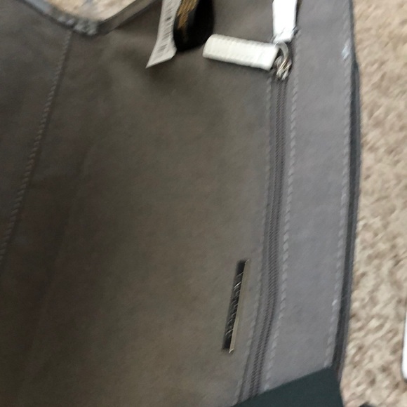 Vince Camuto handbag - Picture 3 of 4